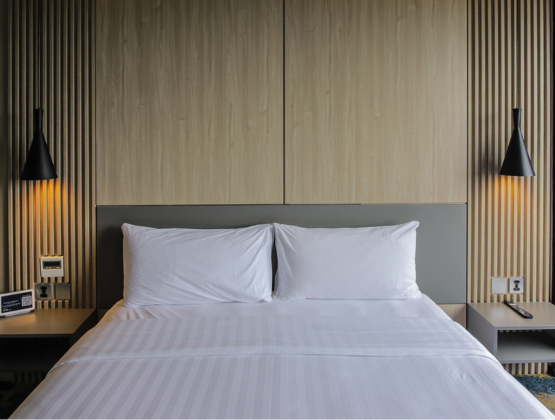 Crafting Comfort: The Art of Designing a Minimalist Comfortable Hotel Room